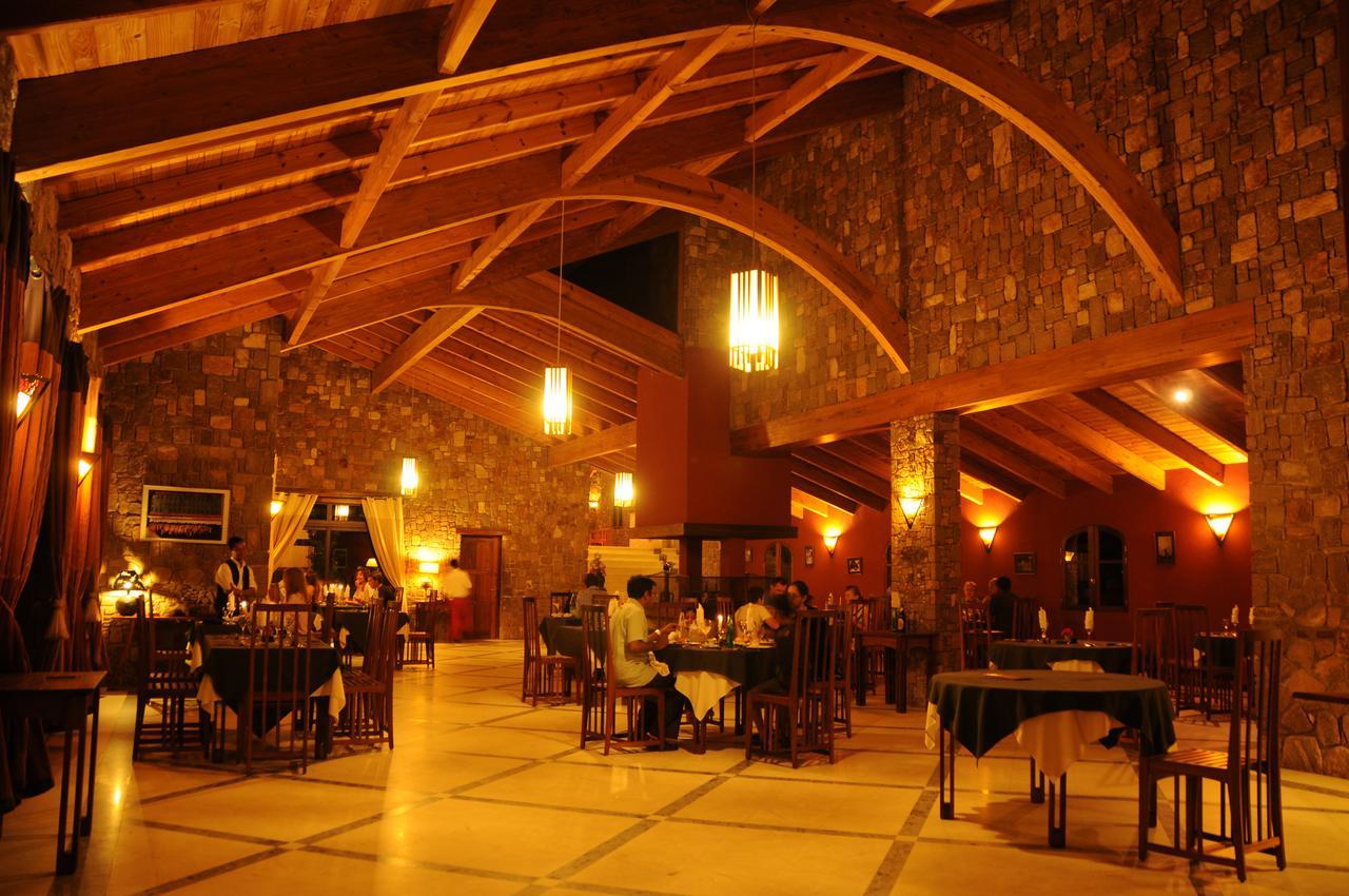 Le Jardin Du Roy Hotel Ranohira Екстериор снимка