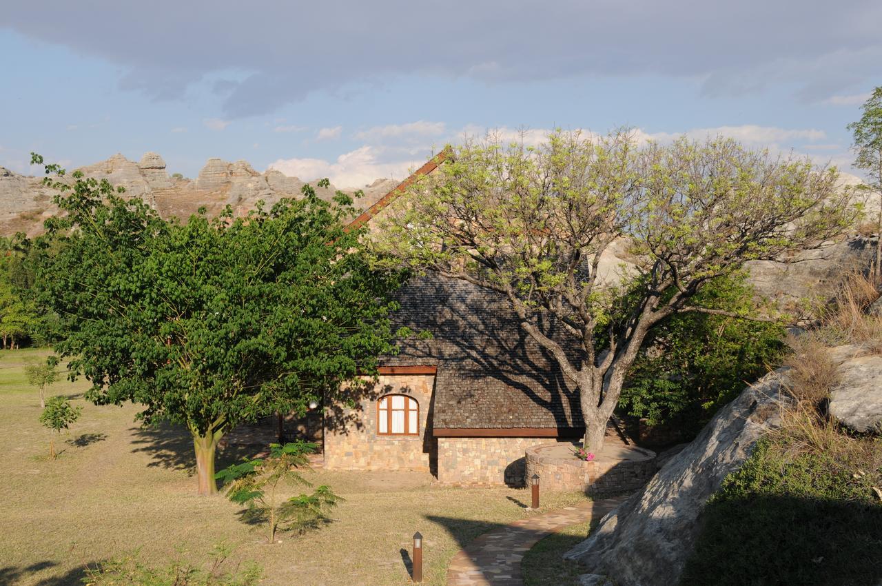 Le Jardin Du Roy Hotel Ranohira Екстериор снимка