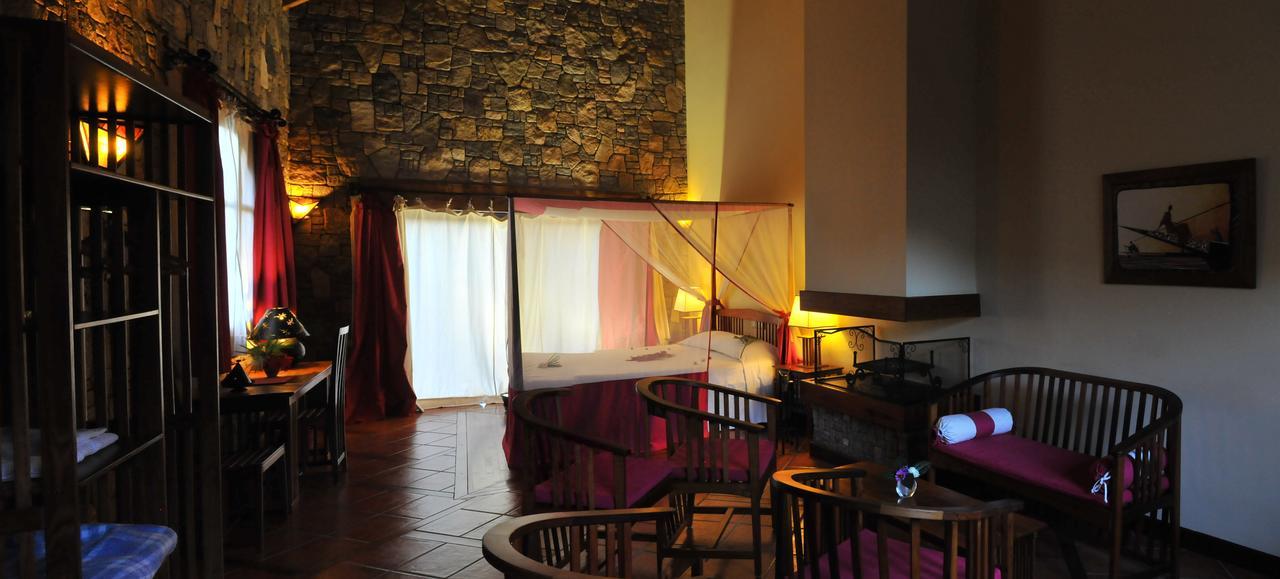 Le Jardin Du Roy Hotel Ranohira Екстериор снимка