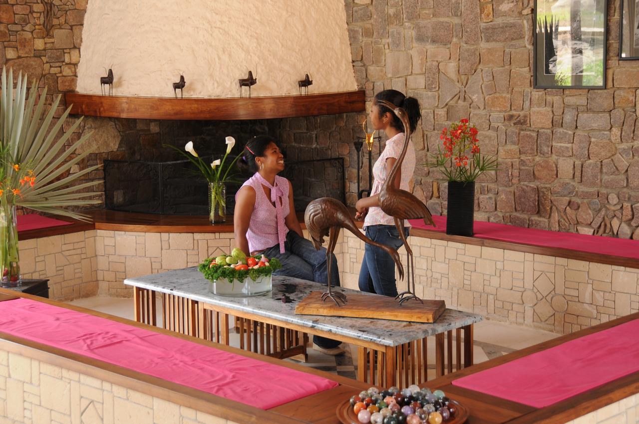 Le Jardin Du Roy Hotel Ranohira Екстериор снимка