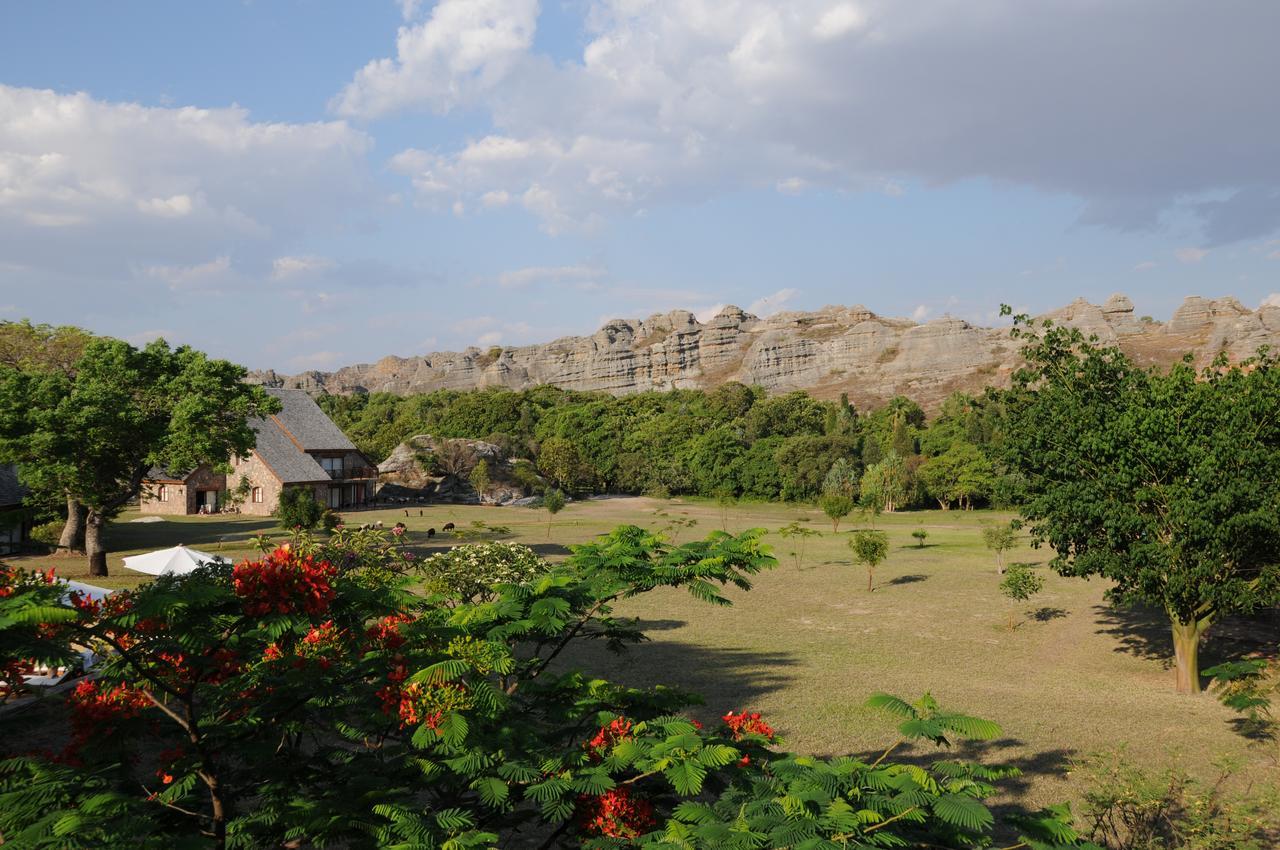 Le Jardin Du Roy Hotel Ranohira Екстериор снимка