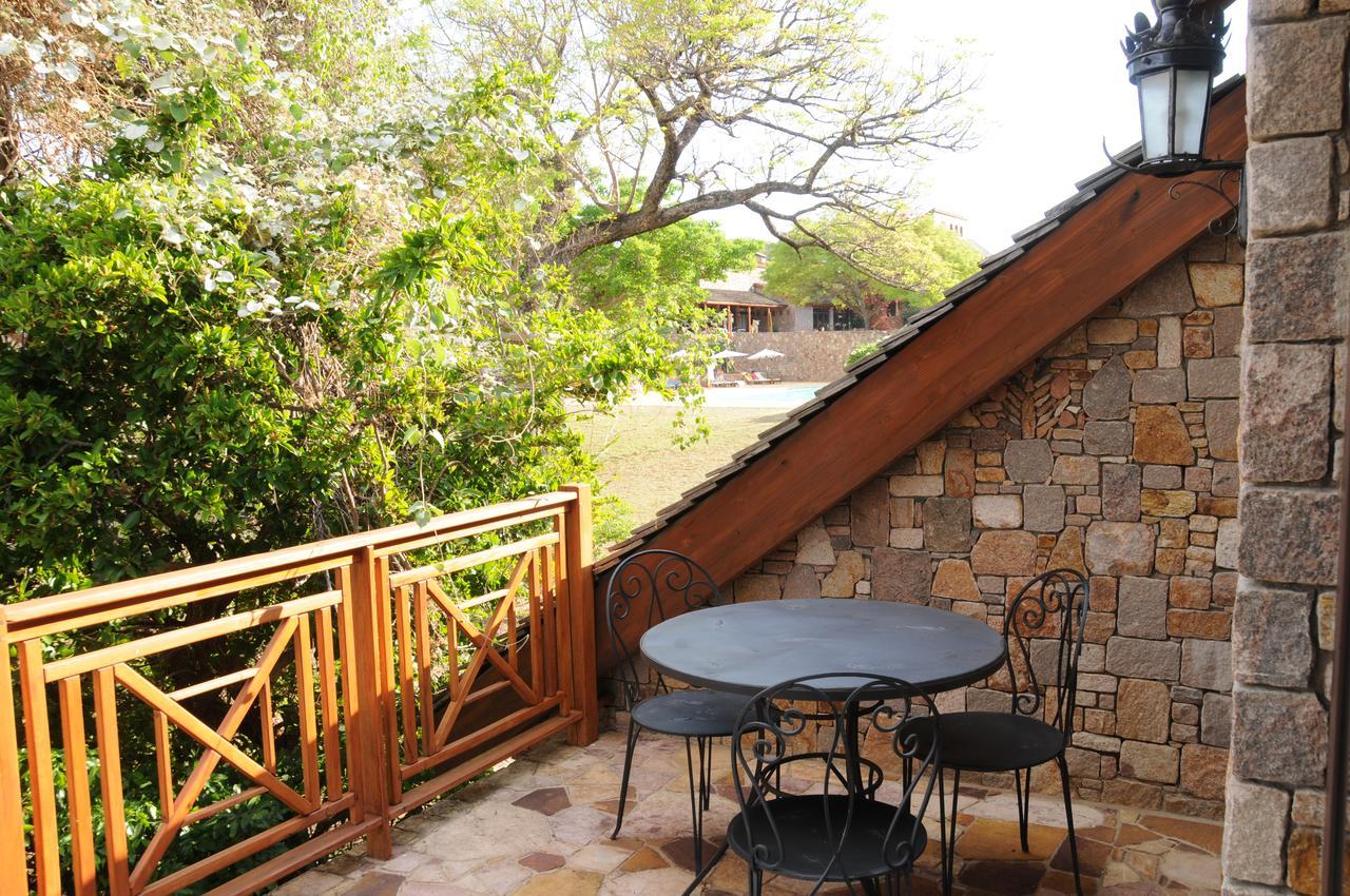 Le Jardin Du Roy Hotel Ranohira Екстериор снимка