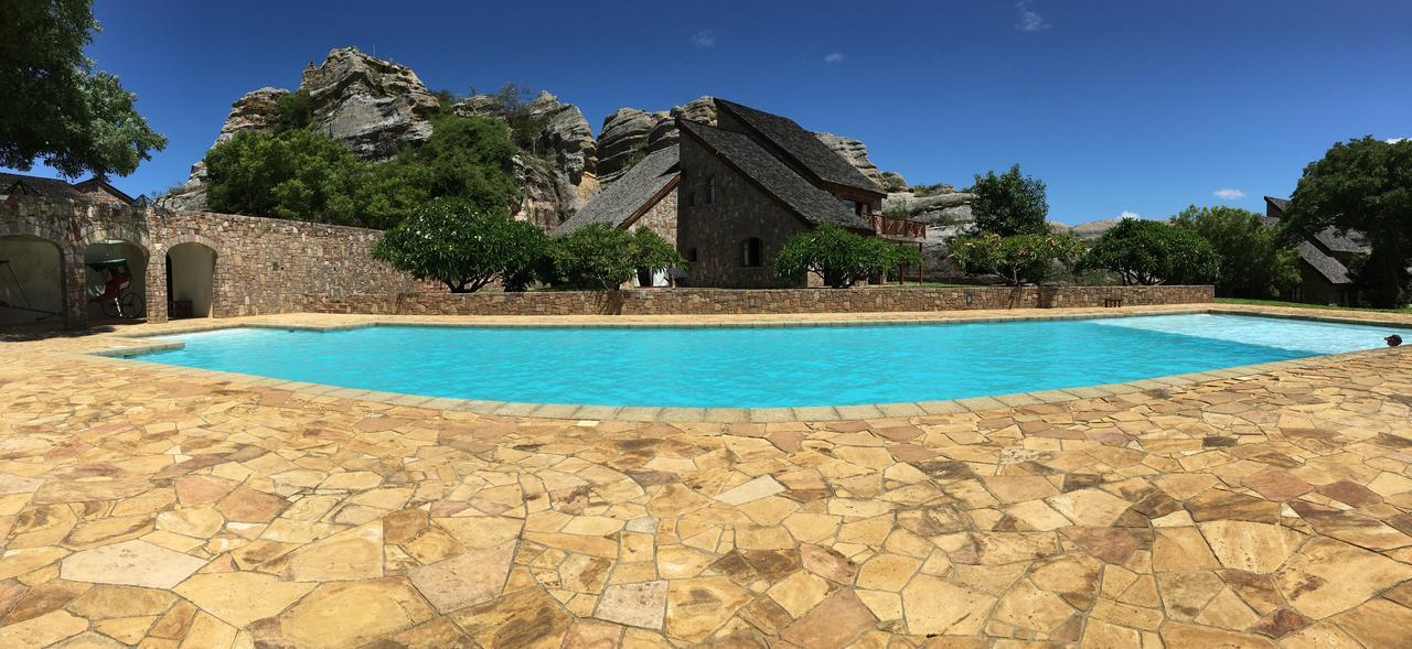 Le Jardin Du Roy Hotel Ranohira Екстериор снимка